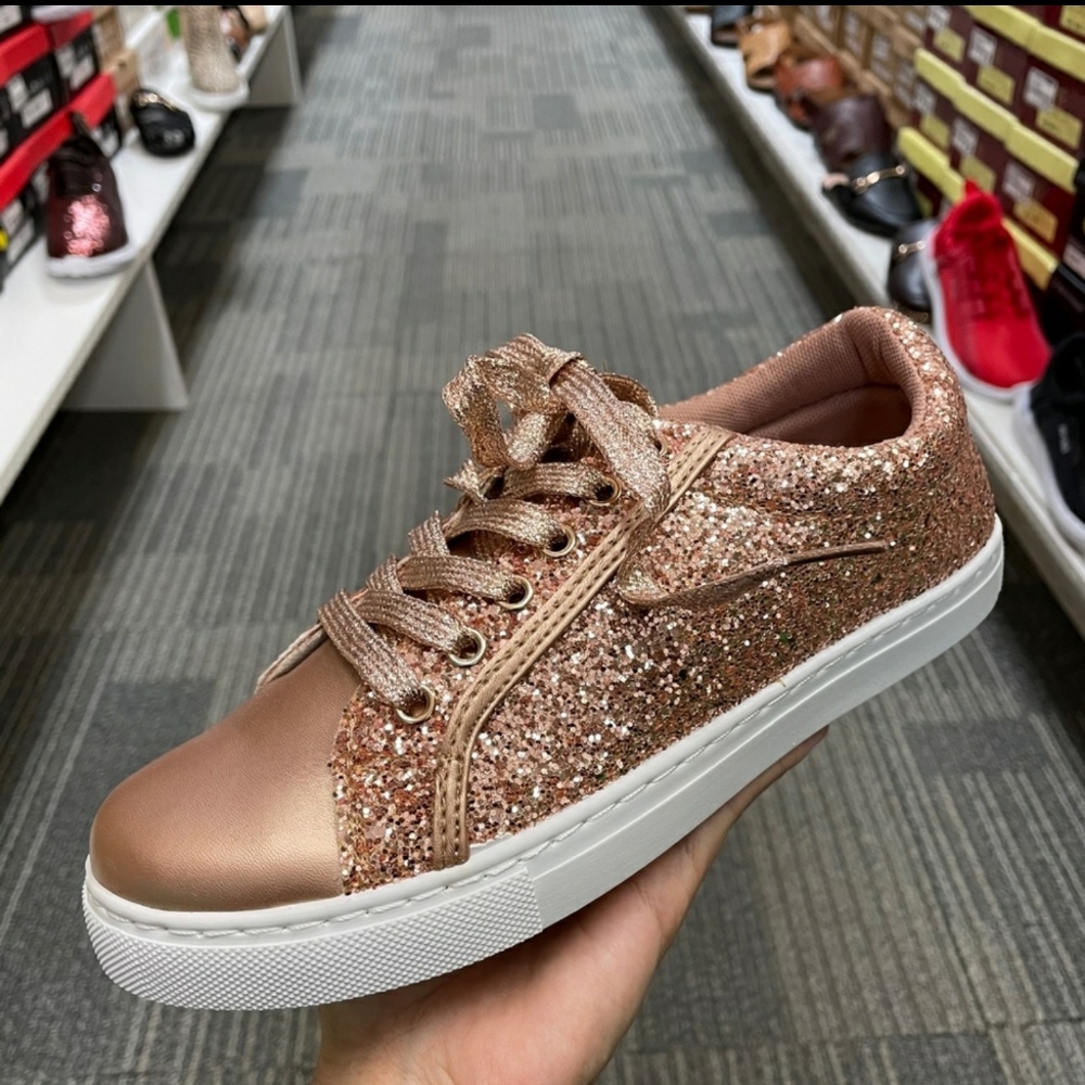‼️CLEARANCE PRICE FIRM‼️Rose Gold Glitter Sneaker🔥 - Picture 7 of 7